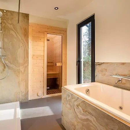 Forest With Sauna And Jacuzzi 4 Persons #308 *